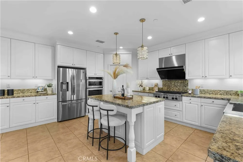 126 Saybrook Irvine, CA 92620