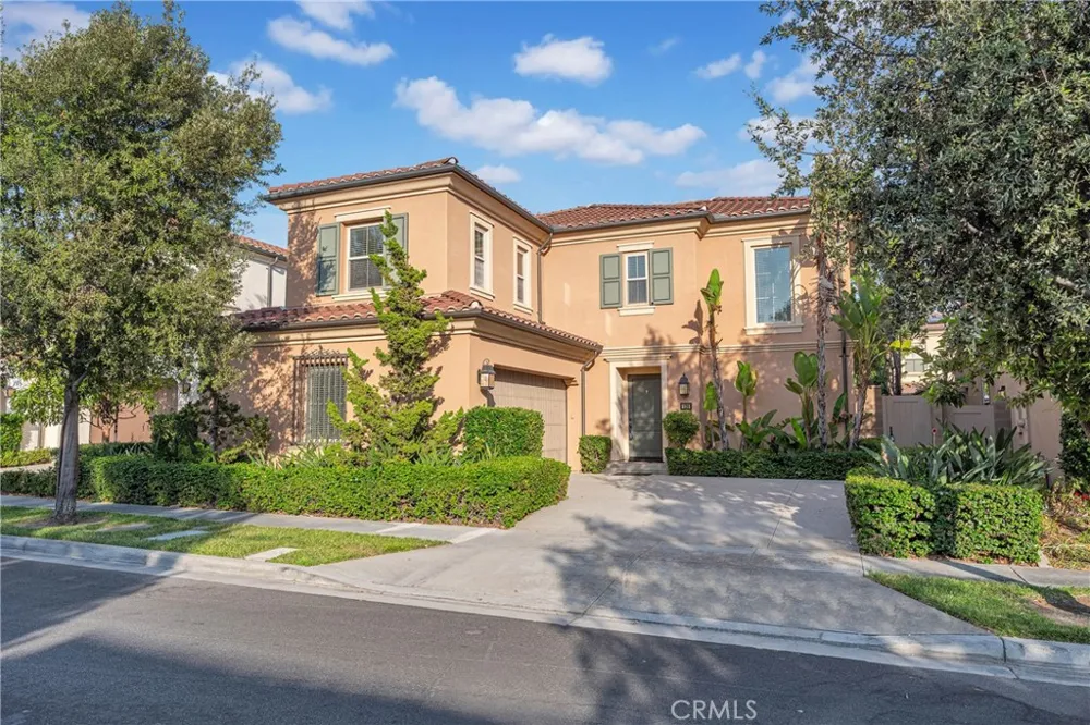 126 Saybrook Irvine, CA 92620