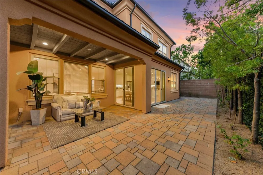 126 Saybrook Irvine, CA 92620