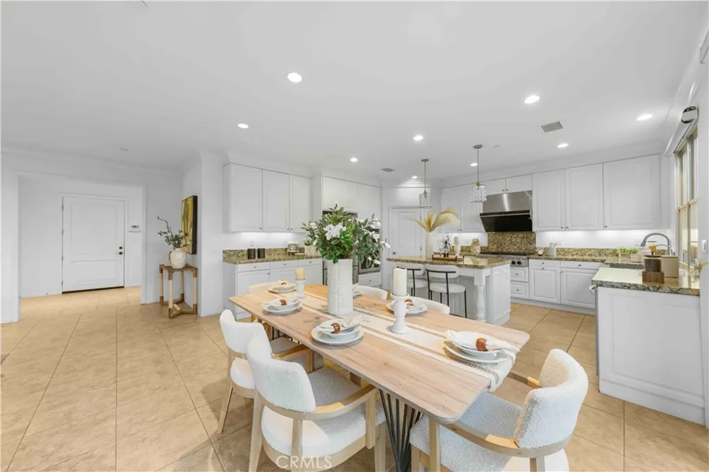 126 Saybrook Irvine, CA 92620