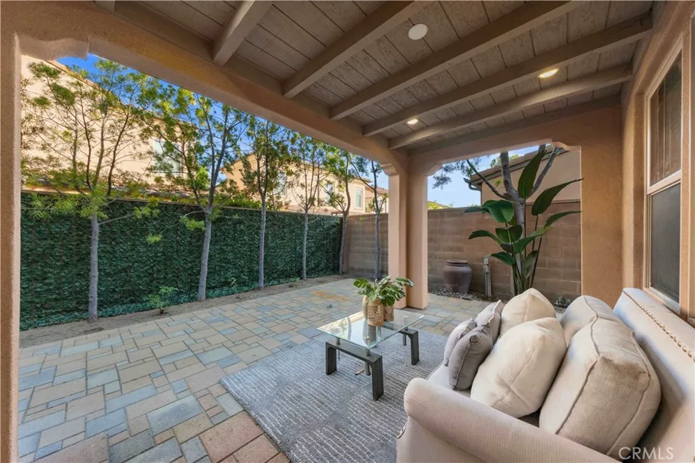 126 Saybrook Irvine, CA 92620