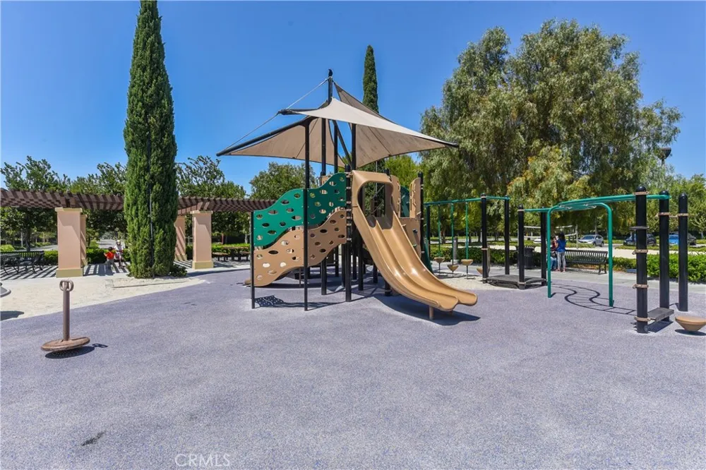 126 Saybrook Irvine, CA 92620