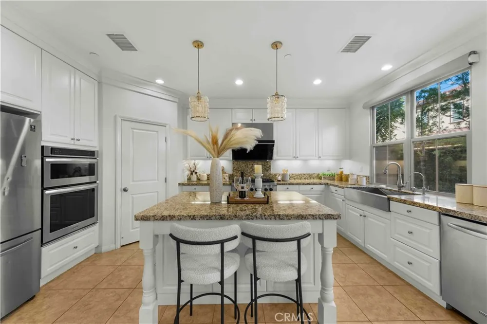 126 Saybrook Irvine, CA 92620