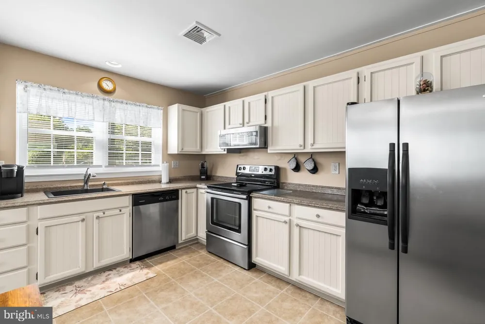 409 CAMBRIDGE COURT Palmyra, PA 17078