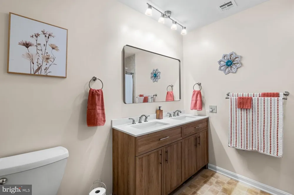 409 CAMBRIDGE COURT Palmyra, PA 17078