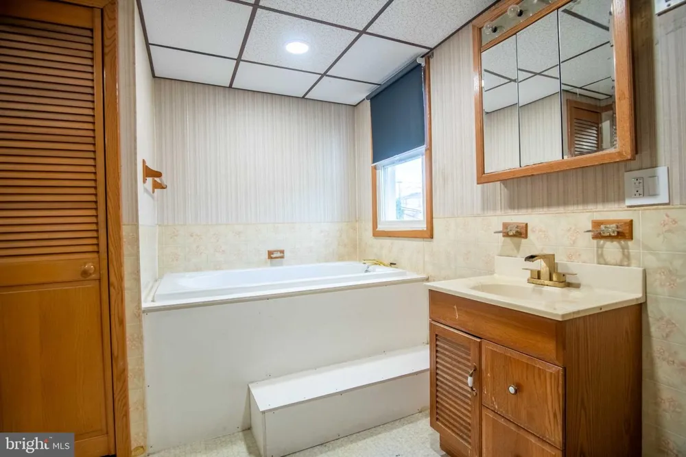 1940 GLENDALE AVENUE Bethlehem, PA 18018