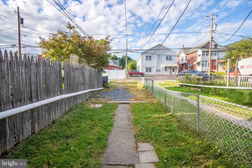 1940 GLENDALE AVENUE Bethlehem, PA 18018