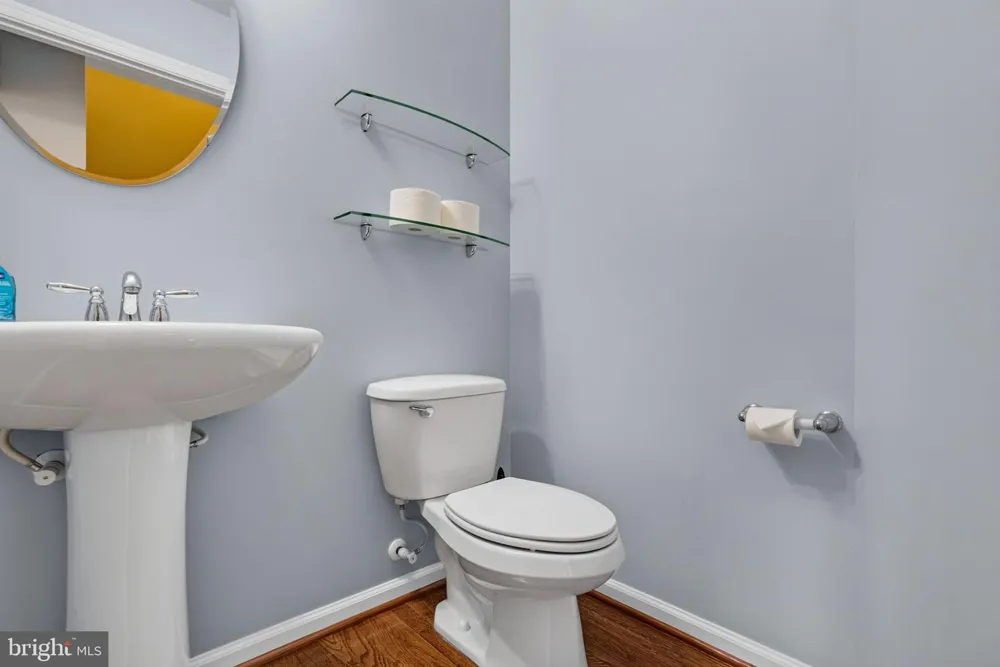 132 HELEN DRIVE Cinnaminson, NJ 08077