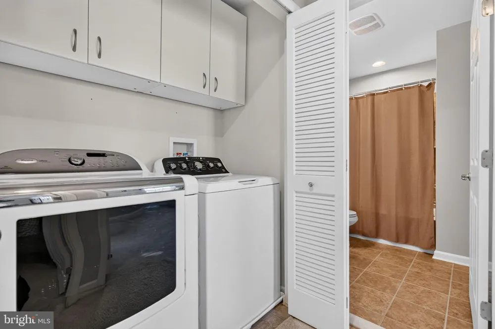 132 HELEN DRIVE Cinnaminson, NJ 08077