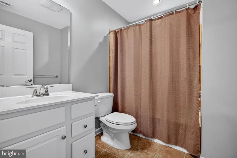 132 HELEN DRIVE Cinnaminson, NJ 08077