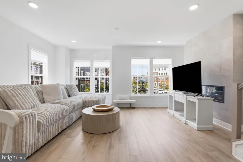 10817 CEDAR AVENUE Fairfax, VA 22030