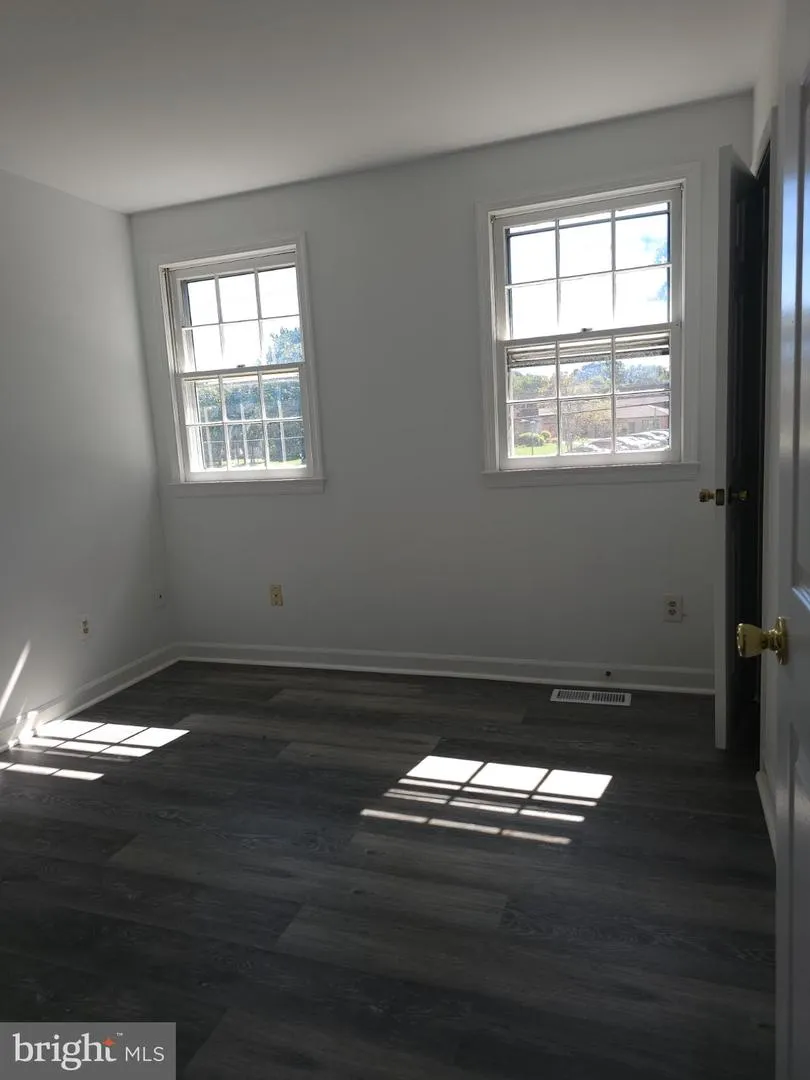 13824 POPLAR TREE ROAD Chantilly, VA 20151