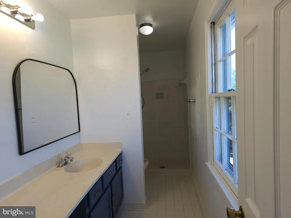 13824 POPLAR TREE ROAD Chantilly, VA 20151
