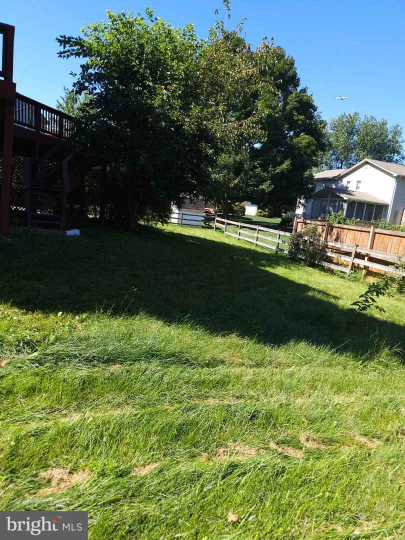 13824 POPLAR TREE ROAD Chantilly, VA 20151