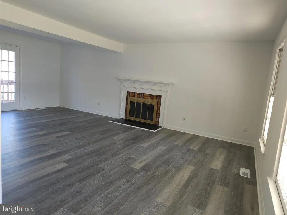 13824 POPLAR TREE ROAD Chantilly, VA 20151