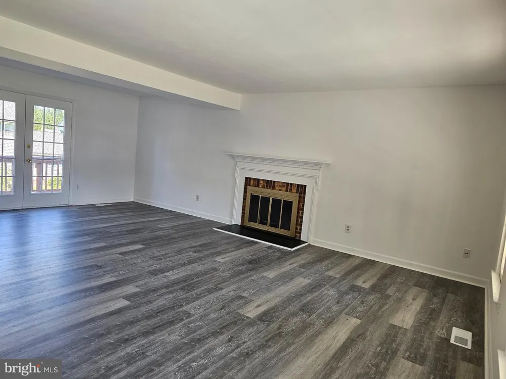 13824 POPLAR TREE ROAD Chantilly, VA 20151