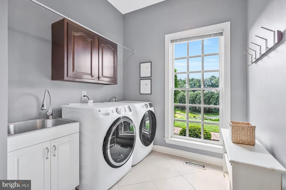 10875 PATOWMACK DRIVE Great Falls, VA 22066