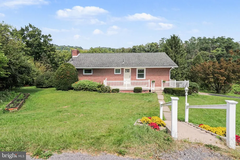 1445 LOOP ROAD Lewistown, PA 17044