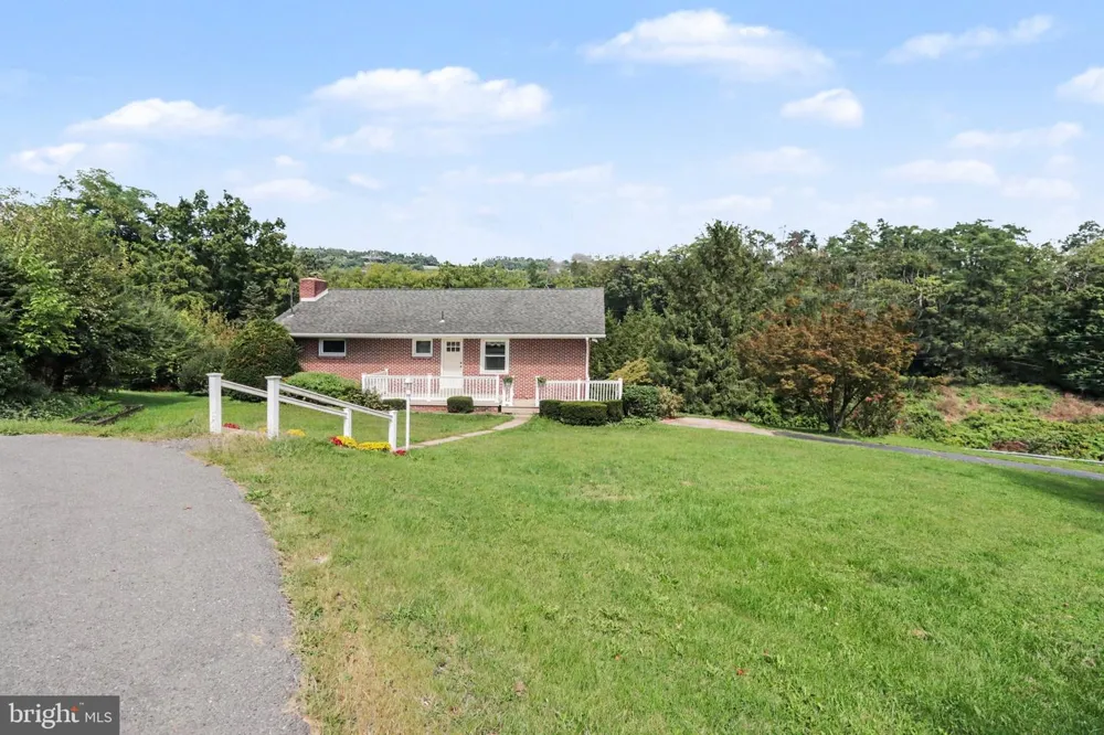 1445 LOOP ROAD Lewistown, PA 17044