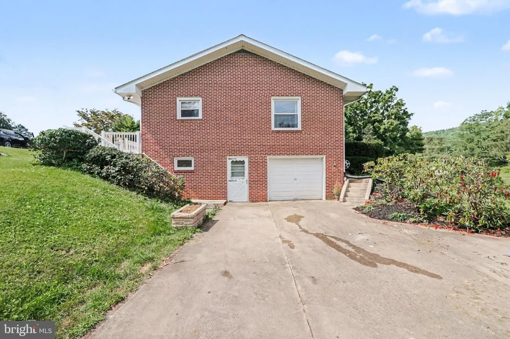 1445 LOOP ROAD Lewistown, PA 17044