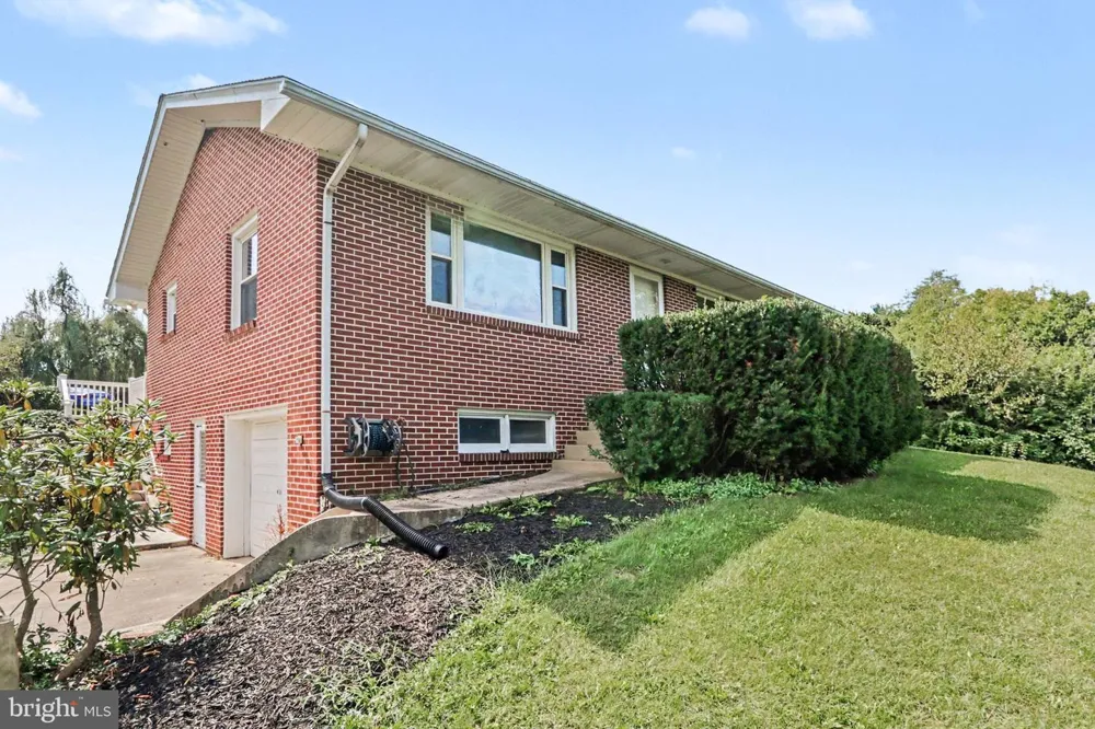 1445 LOOP ROAD Lewistown, PA 17044