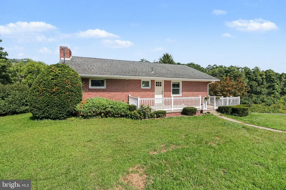 1445 LOOP ROAD Lewistown, PA 17044