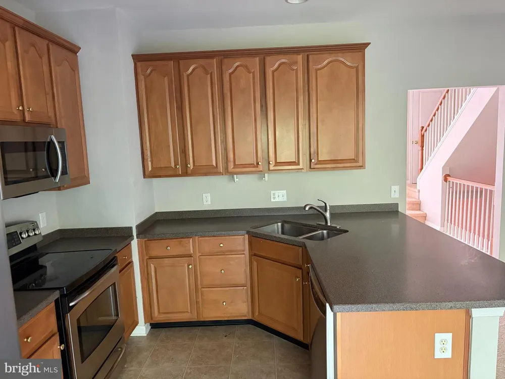 196 HUDSON DRIVE Phoenixville, PA 19460