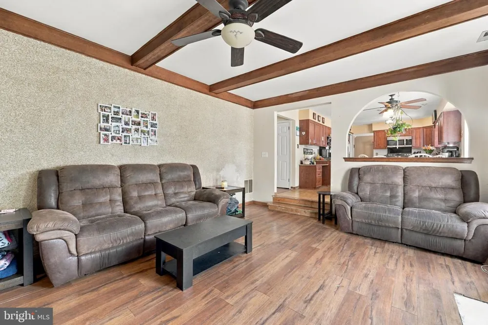 218 RAMBLEWOOD DRIVE Deptford, NJ 08080