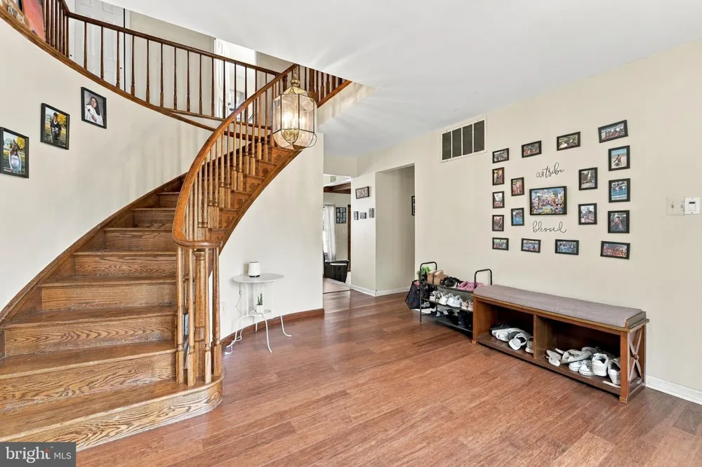 218 RAMBLEWOOD DRIVE Deptford, NJ 08080