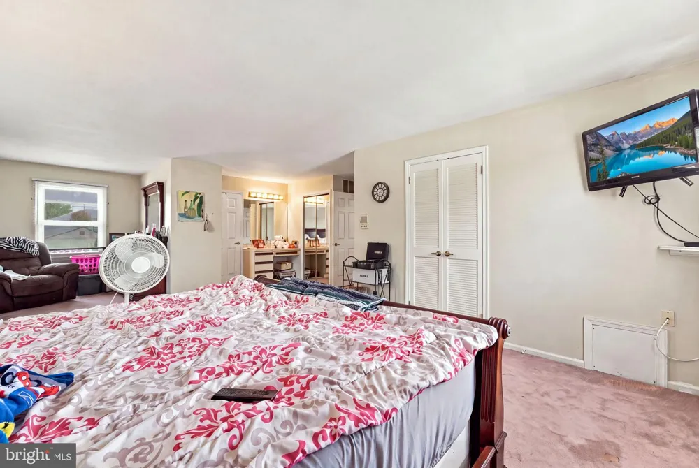 218 RAMBLEWOOD DRIVE Deptford, NJ 08080