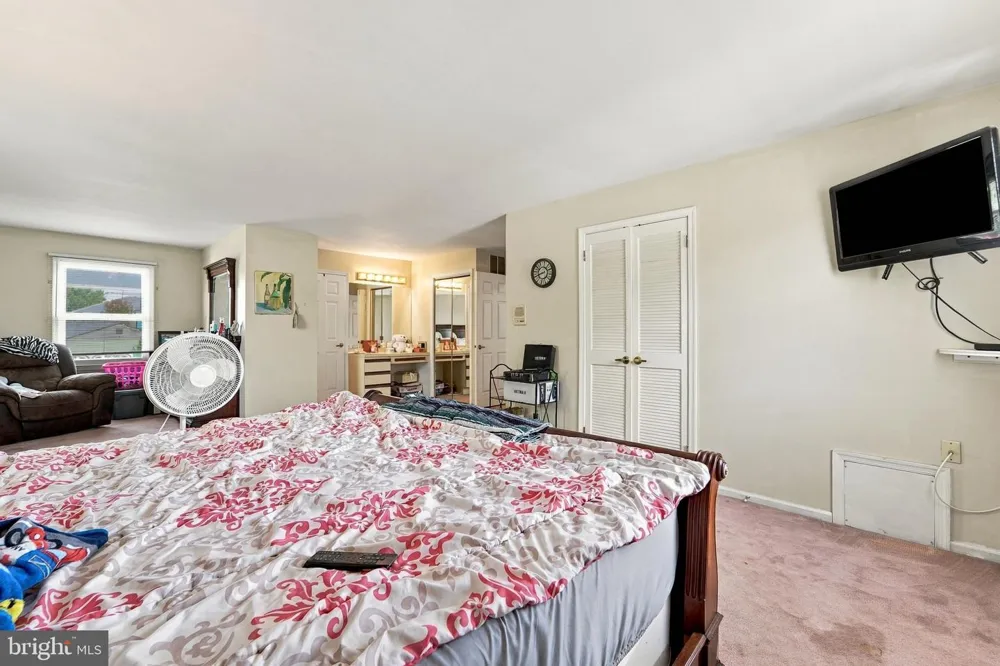 218 RAMBLEWOOD DRIVE Deptford, NJ 08080