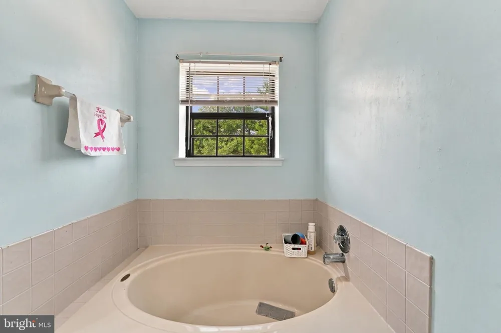 218 RAMBLEWOOD DRIVE Deptford, NJ 08080