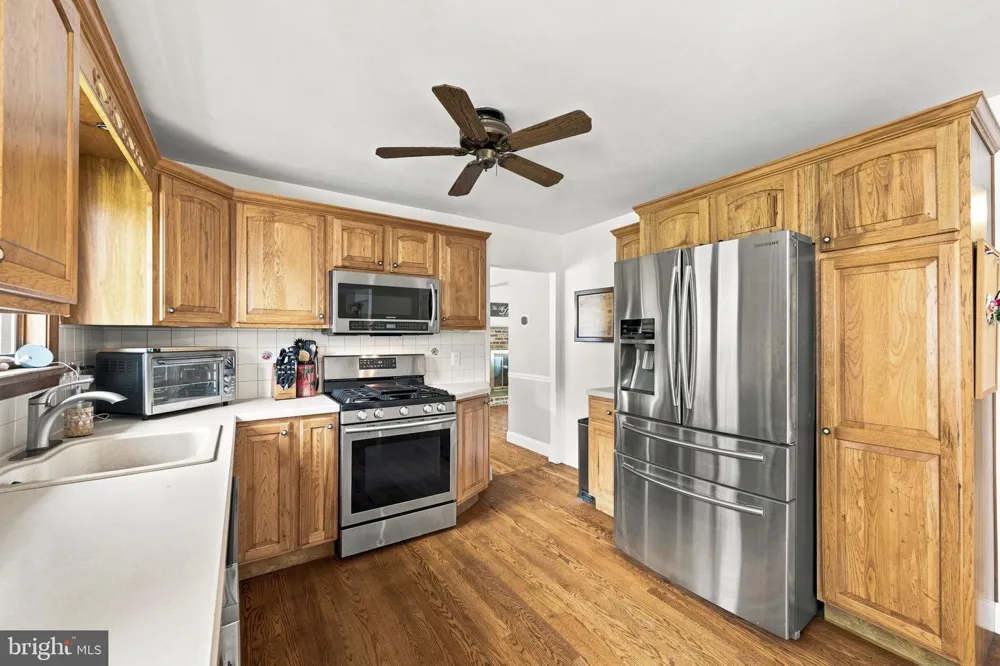 325 COLONIAL DRIVE Exton, PA 19341