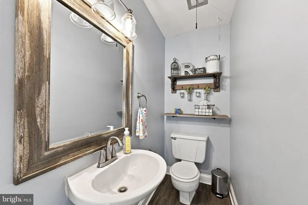 325 COLONIAL DRIVE Exton, PA 19341