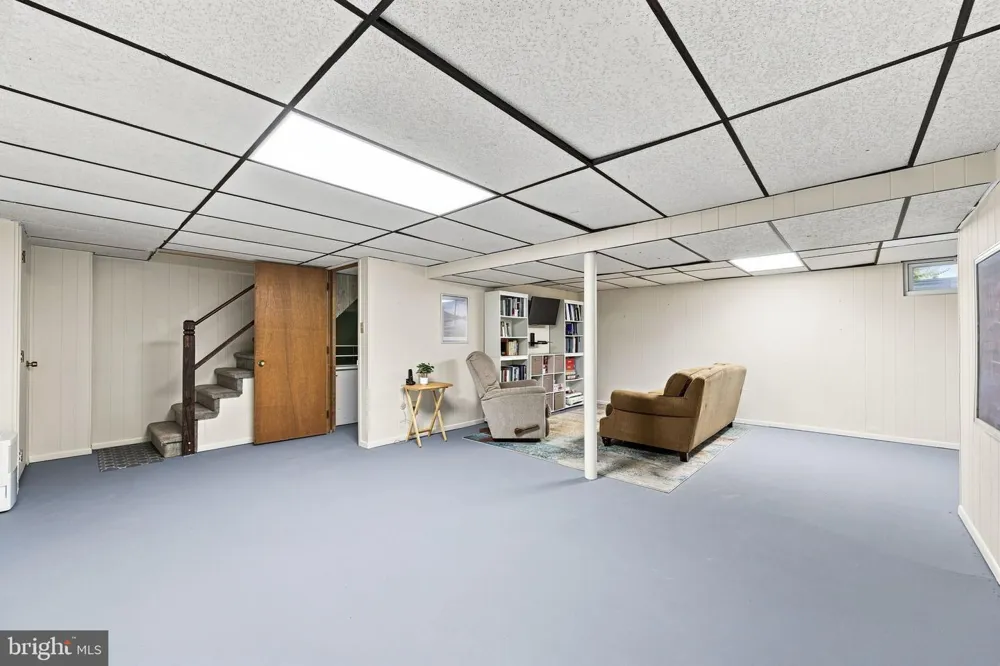 325 COLONIAL DRIVE Exton, PA 19341