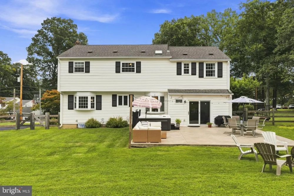 325 COLONIAL DRIVE Exton, PA 19341