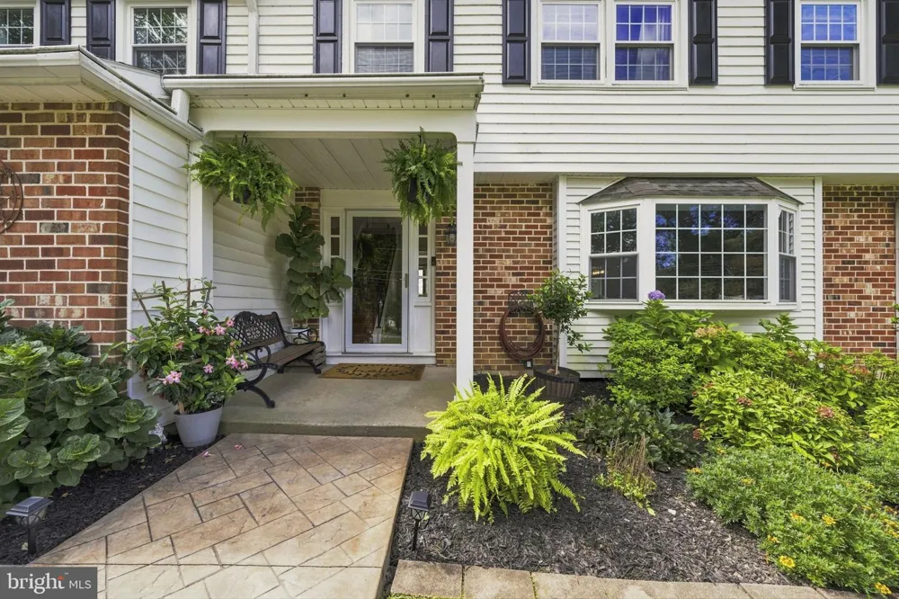 325 COLONIAL DRIVE Exton, PA 19341