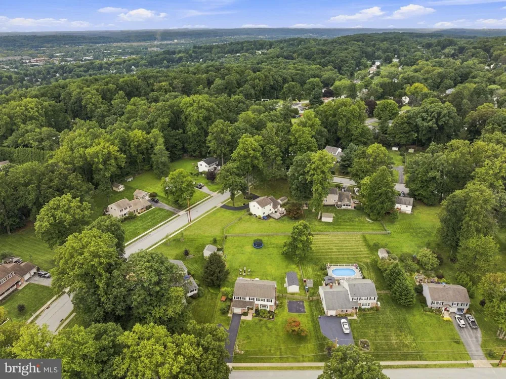 325 COLONIAL DRIVE Exton, PA 19341