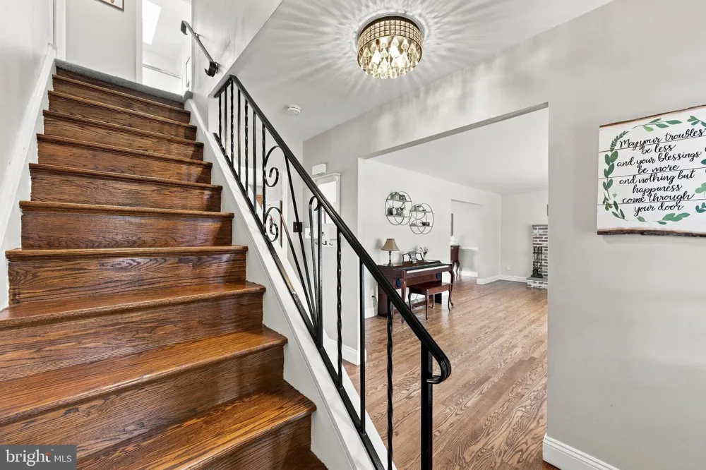 325 COLONIAL DRIVE Exton, PA 19341