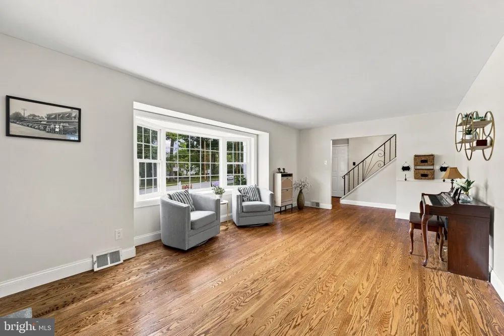 325 COLONIAL DRIVE Exton, PA 19341