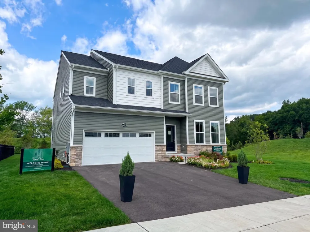 192 STEINER WAY Perkiomenville, PA 18074