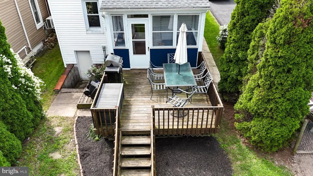 19 MAPLE Mohnton, PA 19540