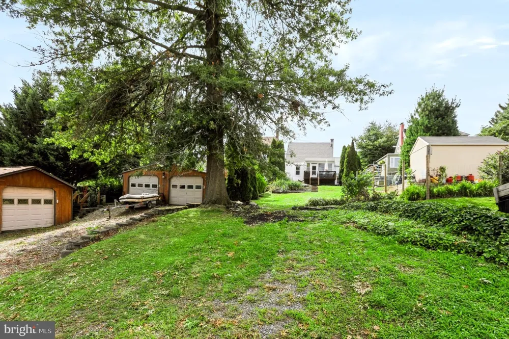 19 MAPLE Mohnton, PA 19540