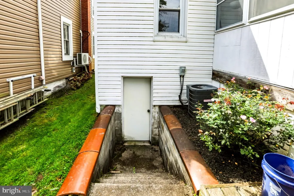 19 MAPLE Mohnton, PA 19540