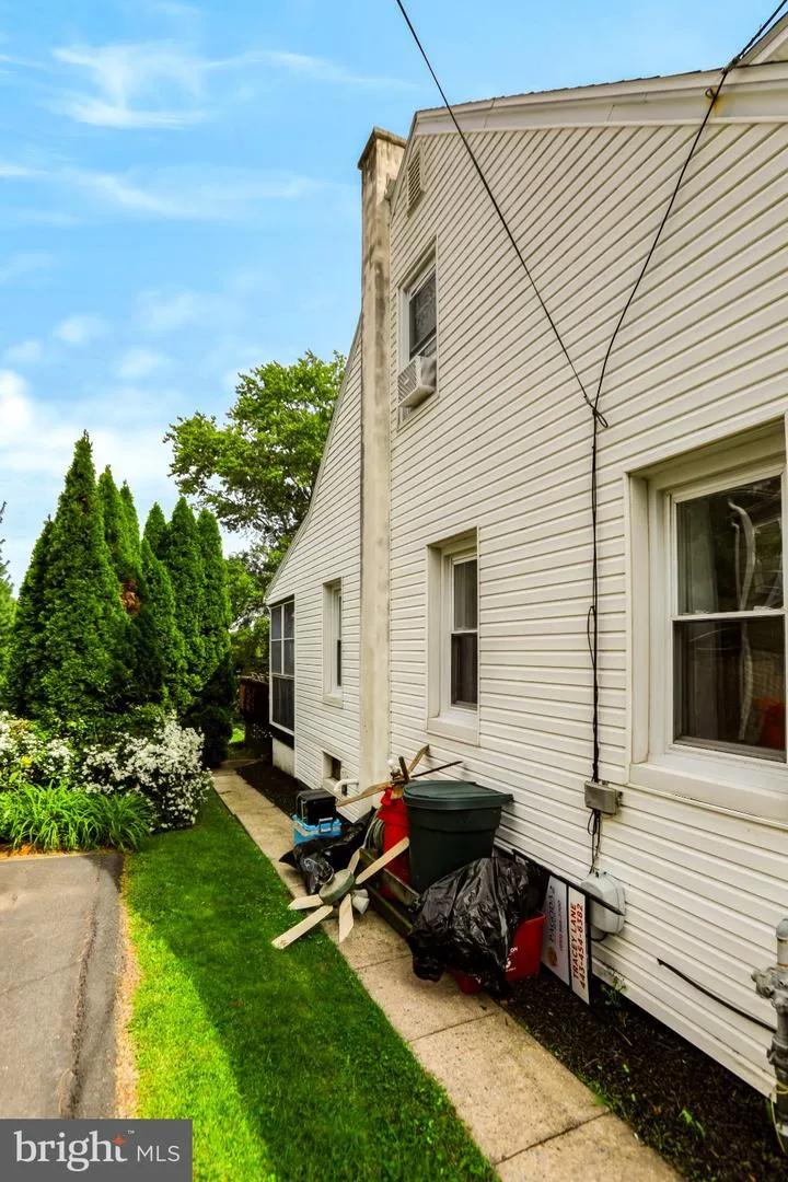 19 MAPLE Mohnton, PA 19540