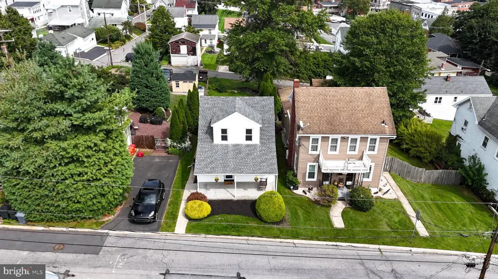 19 MAPLE Mohnton, PA 19540