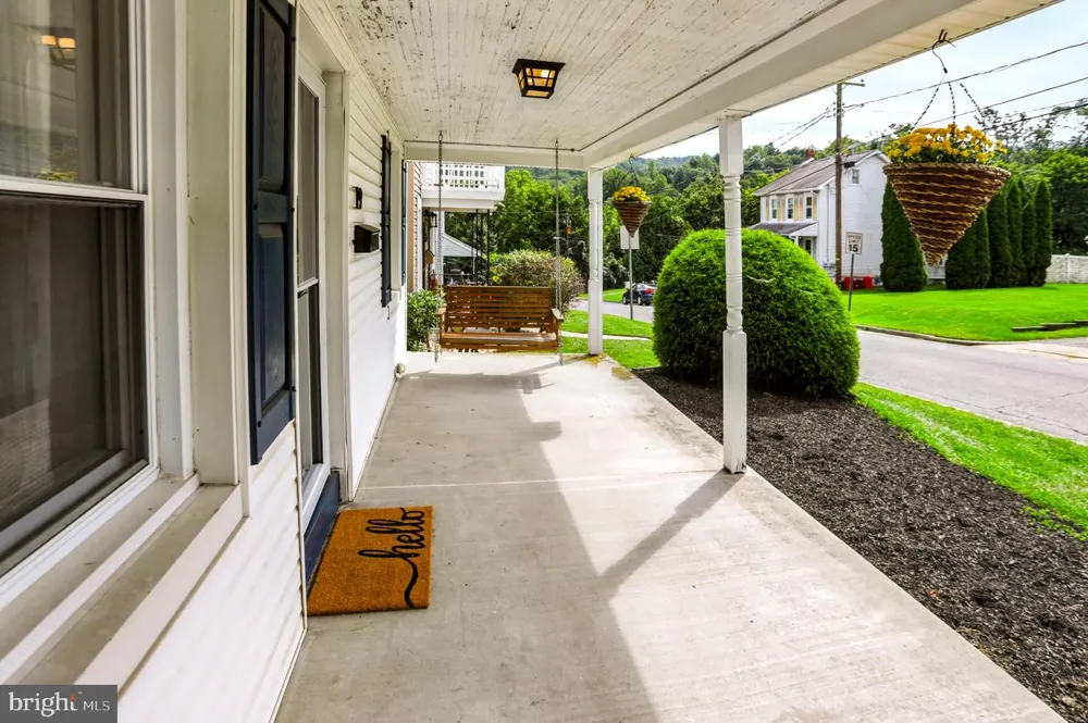19 MAPLE Mohnton, PA 19540
