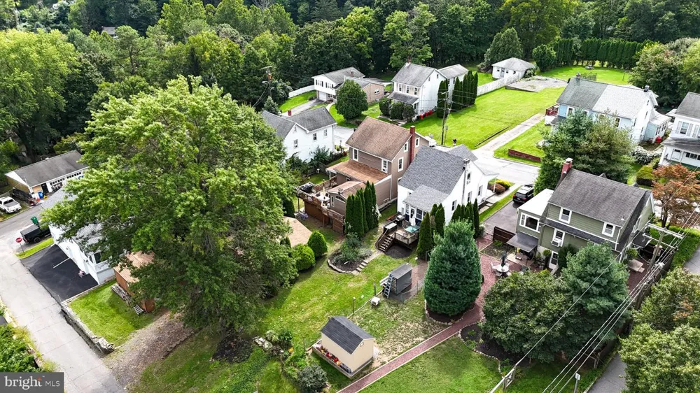 19 MAPLE Mohnton, PA 19540