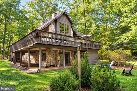 925 PINE TREE POINT ROAD
