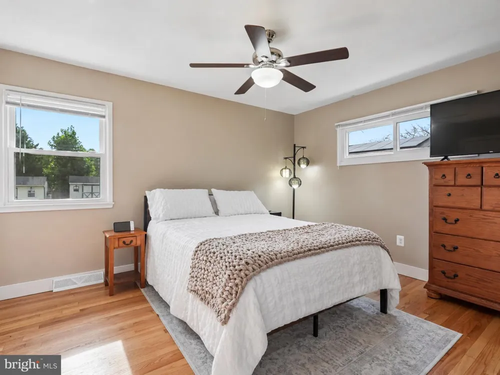 7704 HURON DRIVE Gainesville, VA 20155